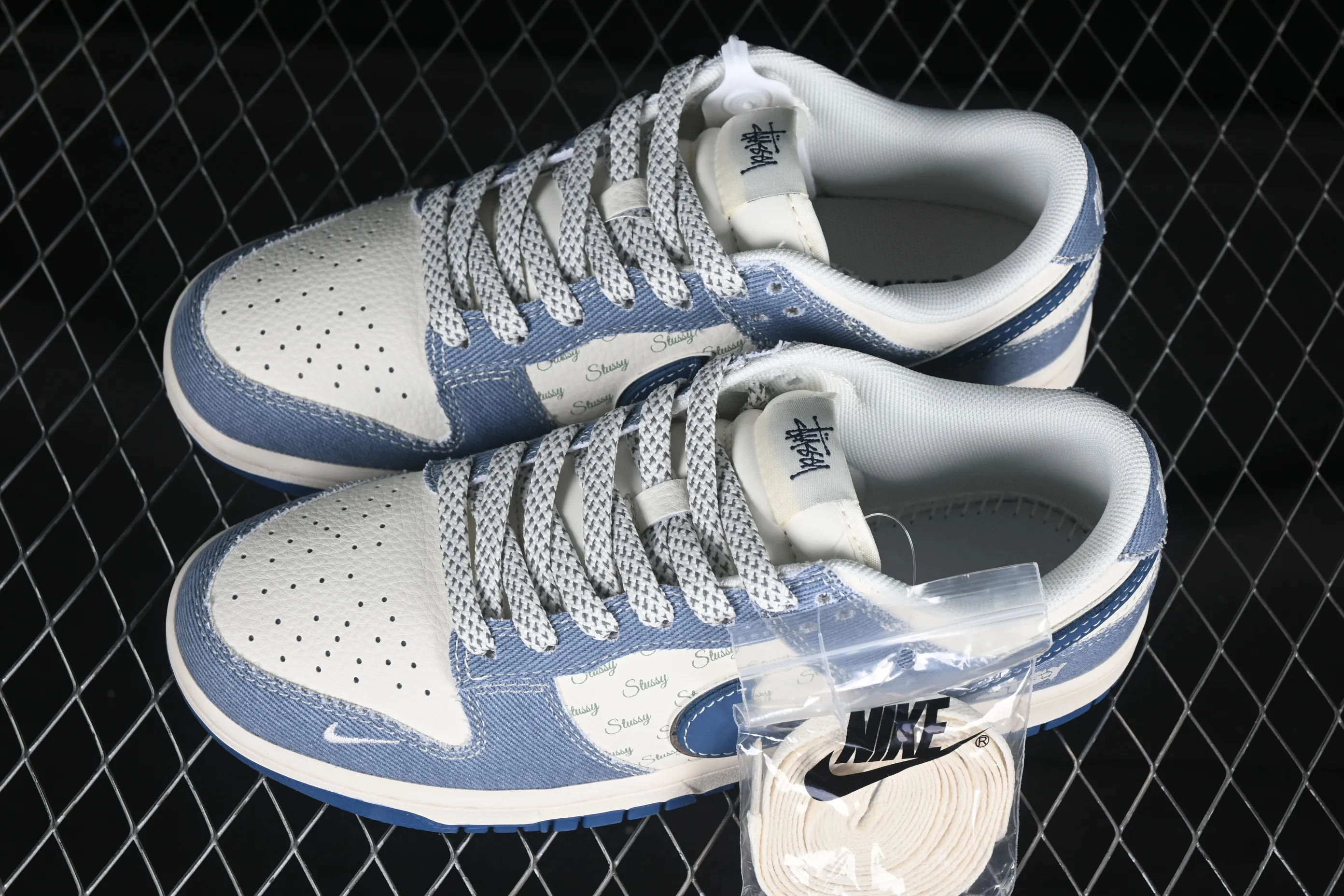 All categories Nk SB Dunk Series Nk SB Dunk Low High-end customized low-top sneakers Nike SB Dunk Low Stusi co-branded Aqua blue denim Anniversary high-end customized low-top casual sneakers JJ2508-562